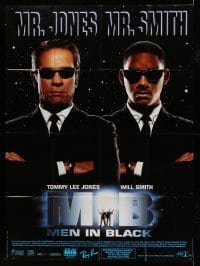 3r409 MEN IN BLACK French 1p '97 c/u of secret agents Tommy Lee Jones & Will Smith wearing shades!