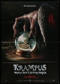 3r872 KRAMPUS teaser Italian 1p '15 great art of creepy Christmas monster hand holding snow globe!