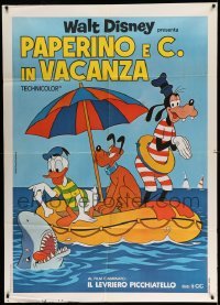 3r927 PAPERINO E C IN VACANZA Italian 1p '77 Donald Duck, Goofy & Pluto on raft by shark, Disney!