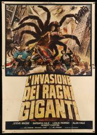 3r702 GIANT SPIDER INVASION Italian 2p '76 different art of really big arachnid terrorizing city!