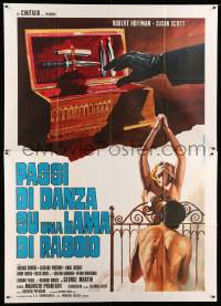3r737 PASSI DI DANZA SU UNA LAMA DI RASOIO Italian 2p '73 hand grabbing blade over naked couple!