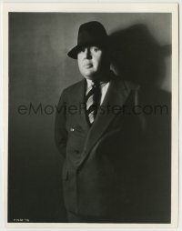 3s136 CHARLES LAUGHTON 8x10 key book still '30s portrait wearing suit, tie & hat!