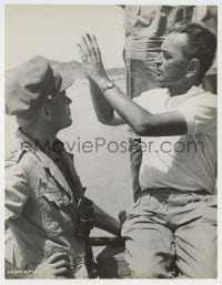 3s445 LAWRENCE OF ARABIA candid 7.25x9.25 still '62 David Lean talks w/his hands to Peter O'Toole!
