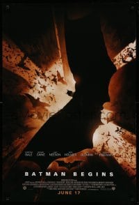 3w080 BATMAN BEGINS advance DS 1sh '05 June 17, Christian Bale in title role flying with bats!