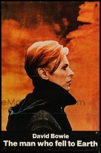 3w565 MAN WHO FELL TO EARTH 1sh '76 great profile portrait of alien David Bowie, Nicolas Roeg!