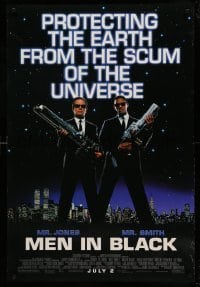 3w586 MEN IN BLACK advance DS 1sh '97 Will Smith & Tommy Lee Jones protecting the Earth!