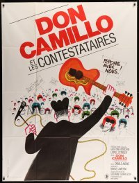3y685 DON CAMILLO E I GIOVANI D'OGGI French 1p '72 art of man on stage waving guitar at fans!