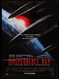 3y776 INDEPENDENCE DAY advance French 1p '96 great image of enormous alien ships over Earth!