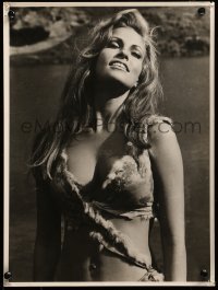 3y202 RAQUEL WELCH 11.75x16 still '66 super sexy close up in costume from One Million Years B.C.!