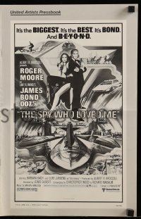 4a557 SPY WHO LOVED ME pressbook '77 art of Roger Moore as James Bond 007 by Bob Peak