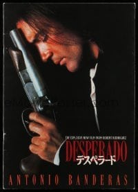 4d496 DESPERADO Japanese program '95 Robert Rodriguez, close image of Antonio Banderas with gun!