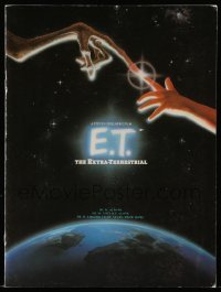 4d608 E.T. THE EXTRA TERRESTRIAL English souvenir program book '82 Steven Spielberg classic!