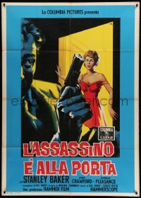 4f154 HELL IS A CITY Italian 1p '60 cool Nano art of sexy women scared of Stanley Baker with gun!