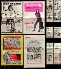 4h162 LOT OF 18 UNCUT PRESSBOOKS '50s-70s advertising images from a variety of different movies!