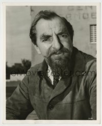 4m120 BEN-HUR candid deluxe 8x10 still '61 distinguished Welsh actor Hugh Griffith out of costume!