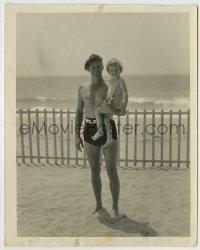 4m550 JOHNNY WEISSMULLER deluxe 8x10 still '42 proud dad holding Jr. smiling at the beach by Ball!