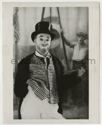 4m589 LIMELIGHT 8.25x10.25 still '52 close portrait of Charlie Chaplin as Calvero the clown!