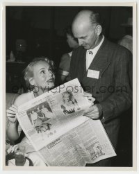 4m658 MARIE WILSON 8x10.25 still '50 newspaperman shows her My Friend Irma Goes West cover story!