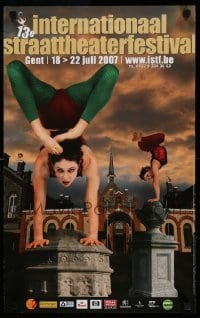 4z335 INTERNATIONAAL STRAATTHEATERFESTIVAL 16x25 Belgian special '07 great image of circus acts!
