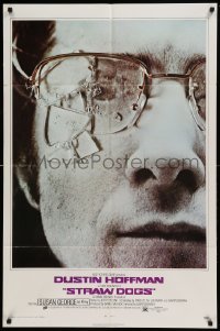 5f857 STRAW DOGS 1sh '72 Sam Peckinpah, c/u of Dustin Hoffman with broken glasses!