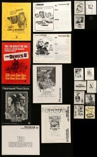 5h315 LOT OF 19 UNCUT PRESSBOOKS '70s-80s great advertising for a variety of different movies!