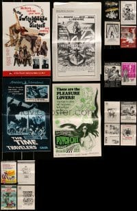 5h309 LOT OF 26 CUT PRESSBOOKS '60s-70s great advertising for a variety of different movies!