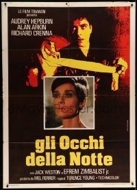 5k493 WAIT UNTIL DARK Italian 1p R76 different image of blind Audrey Hepburn & burglar Alan Arkin!