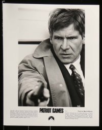 5m397 PATRIOT GAMES presskit w/ 9 stills '92 Harrison Ford is Jack Ryan, from Tom Clancy novel!