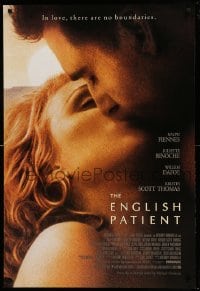 5r269 ENGLISH PATIENT 1sh '97 close-up image of Ralph Fiennes and Kristin Scott Thomas kissing!
