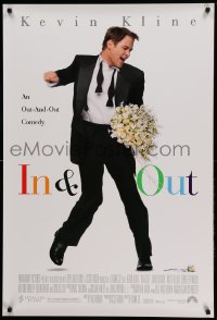 5r435 IN & OUT 1sh '97 Frank Oz, great image of Kevin Kline dancing w/flowers!