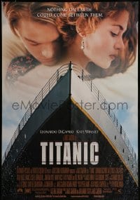 5r900 TITANIC DS 1sh '97 Leonardo DiCaprio, Kate Winslet, directed by James Cameron!