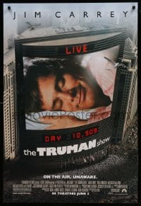 5r927 TRUMAN SHOW advance 1sh '98 cool image of Jim Carrey on large screen, Peter Weir!