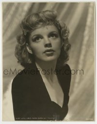 5s428 JUDY GARLAND 7.5x9.5 still '43 portrait of the legendary actress w/jewelry promoting Lily Mars