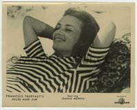 5s433 JULES & JIM 8x10.25 still '62 Francois Truffaut, c/u of Jeanne Moreau smiling & relaxing!