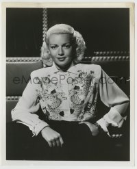 5s462 LANA TURNER 8.25x10 still '40s c/u of the MGM leading lady wearing wild bird print blouse!