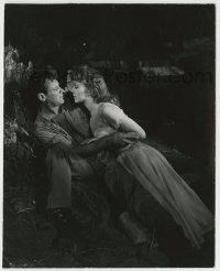 5s672 PICNIC deluxe 7.5x9.5 still '56 William Holden & Kim Novak fall in love by river bank!