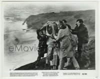 5s771 RYAN'S DAUGHTER candid 8x10.25 still '70 David Lean & crew hold camera up during strong wind!