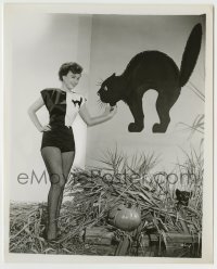 5s844 SUZANNE DALBERT 8.25x10 still '50s great Halloween portrait in skimpy outfit by black cat!