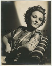 5y117 LARAINE DAY signed deluxe 10.75x13.75 still '40s great seated portrait of the pretty star!