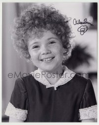 5y715 AILEEN QUINN signed 8x10 REPRO still '80s smiling close portrait from Annie with drawing!