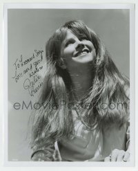 5y405 JULIE HARRIS signed 8.25x10 still '68 great smiling close up when she was in The Split!