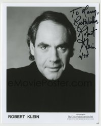 5y449 ROBERT KLEIN signed 8x10 publicity still '94 head & shoulders portrait of the actor!