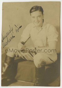 5y448 RICHARD DIX signed deluxe 5x7 still '30s great smiling seated portrait of the leading man!