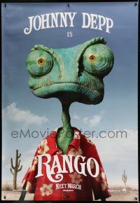 5z239 RANGO DS bus stop '11 voice of Johnny Depp in title role, cute lizard wearing red shirt!