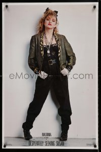 6b820 DESPERATELY SEEKING SUSAN 23x35 commercial poster '85 cool full length image of Madonna!