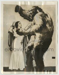 6h020 AIMEE SEMPLE MCPHERSON 6.5x8.5 news photo '34 she's confronting Godless Gorilla King Kong!