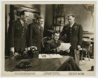 6h194 COMMAND DECISION 8x10 still '48 Brian Donlevy & men watch Clark Gable reading papers!