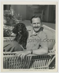 6h330 FREDRIC MARCH 8.25x10 key book still '40 relaxing at home with his dog between films!