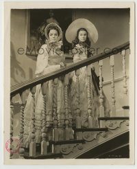 6h366 GONE WITH THE WIND 8x10 still '39 Vivien Leigh as Scarlett with Marcella Martin on stairs!