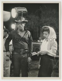 6h397 HAVE GUN WILL TRAVEL candid TV 7x9 still '59 Richard Boone with director Ida Lupino on set!